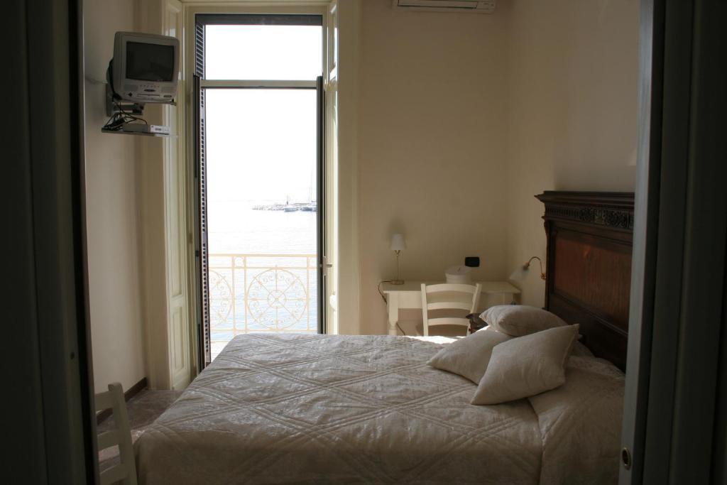 나폴리 La Dimora Dei Baroni B&B 객실 사진