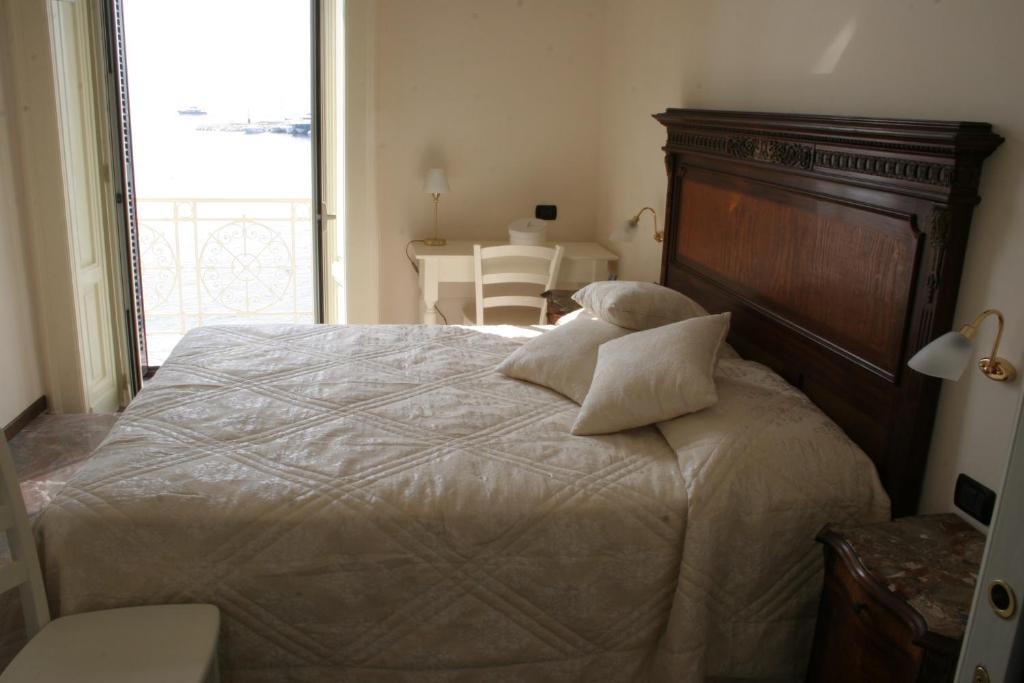 나폴리 La Dimora Dei Baroni B&B 객실 사진