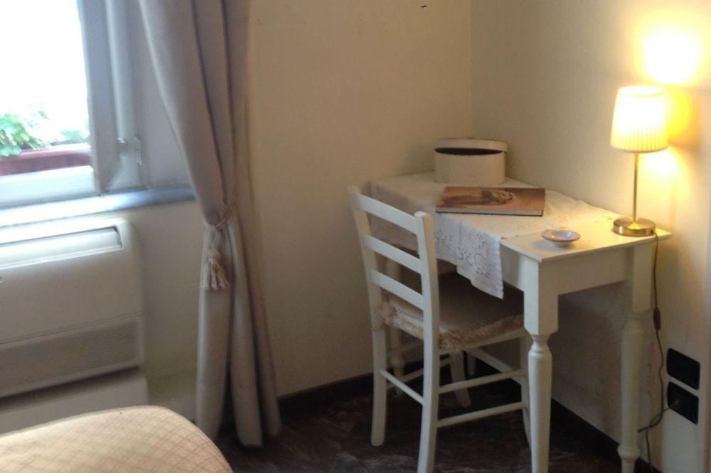 나폴리 La Dimora Dei Baroni B&B 외부 사진