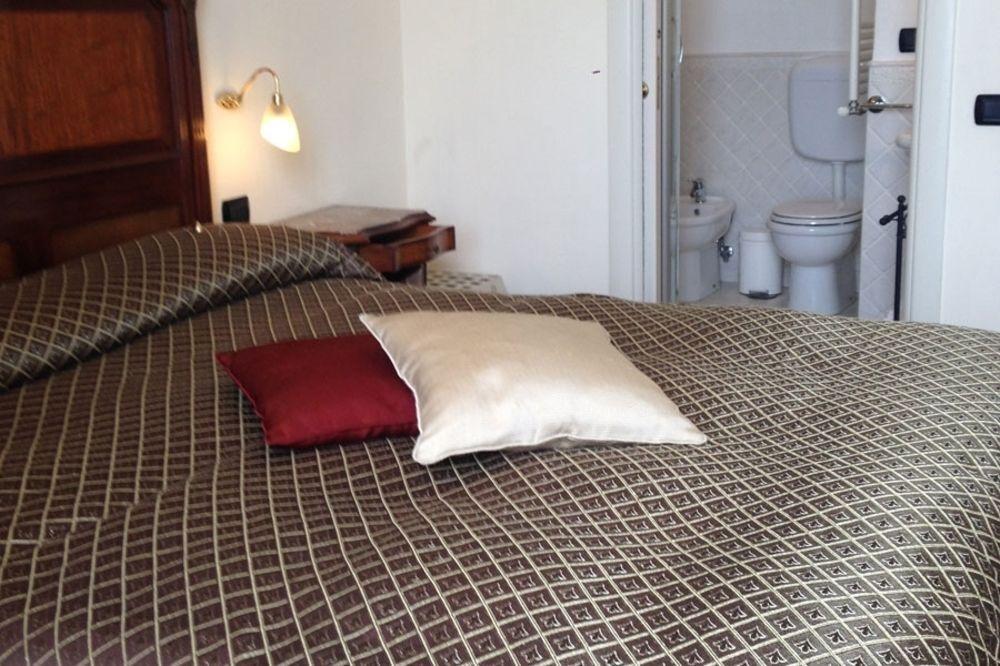 나폴리 La Dimora Dei Baroni B&B 외부 사진